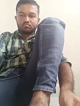 Snapshot of VJ17 chatting on December 1, 2025, 6:58 am VJ17 online show from December 1, 2025, 6:58 am