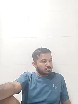 Snapshot of VJ17 chatting on December 3, 2025, 7:46 pm VJ17 online show from December 3, 2025, 7:46 pm