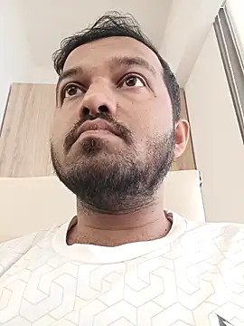 Snapshot of VJ17 chatting on October 26, 2025, 6:36 am VJ17 online show from October 26, 2025, 6:36 am