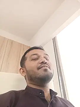 Snapshot of VJ17 chatting on November 18, 2025, 4:49 am VJ17 online show from November 18, 2025, 4:49 am