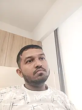 Snapshot of VJ17 chatting on November 30, 2025, 6:03 am VJ17 online show from November 30, 2025, 6:03 am