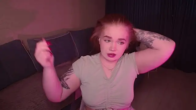 EmiRise online show from September 24, 2025, 3:24 am