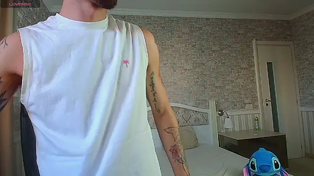 JonahShaw online show from July 31, 2026, 4:34 am