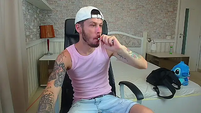 JonahShaw online show from July 19, 2026, 4:21 am