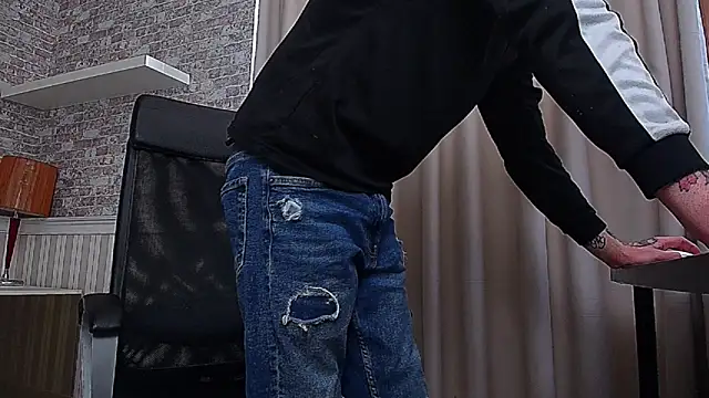 Snapshot of JonahShaw chatting on March 16, 2026, 5:26 am JonahShaw online show from March 16, 2026, 5:26 am