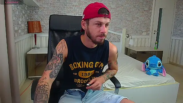 JonahShaw online show from July 25, 2026, 5:04 am