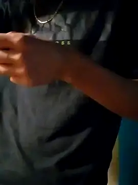 Snapshot of LUISSLEONN0958 chatting on September 29, 2025, 9:05 am LUISSLEONN0958 online show from September 29, 2025, 9:05 am