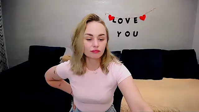 LiluMoon   online show from May 12, 2026, 2:56 pm