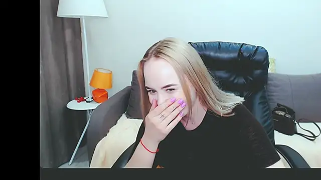LiluMoon   online show from April 28, 2026, 4:44 pm