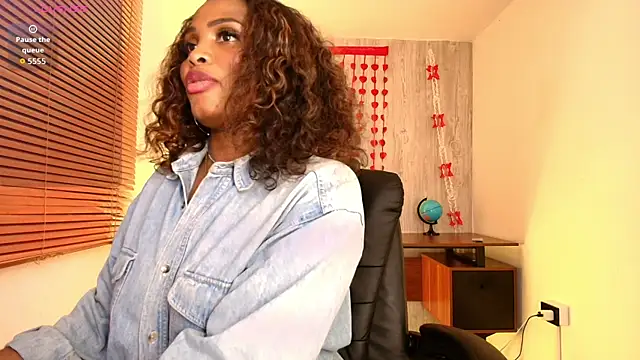 Snapshot of ArianaBeake chatting on December 14, 2025, 8:09 am ArianaBeake online show from December 14, 2025, 8:09 am