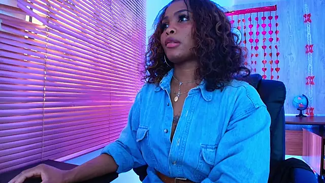 ArianaBeake online show from January 7, 2026, 10:48 pm