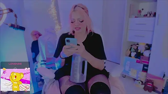 Snapshot of amywilld chatting on March 16, 2026, 5:37 am amywilld online show from March 16, 2026, 5:37 am