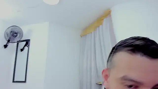 Snapshot of denny_scobar chatting on June 9, 2026, 9:43 am denny scobar online show from June 9, 2026, 9:43 am