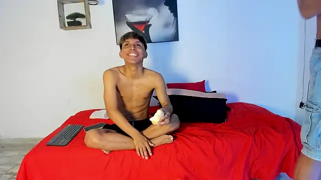 Snapshot of tyler_twink_boy chatting on August 5, 2026, 1:16 pm tyler twink boy online show from August 5, 2026, 1:16 pm