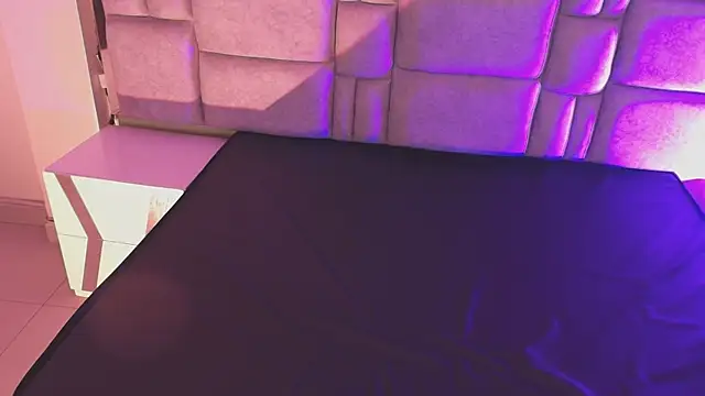  Emily rosee  online show from December 20, 2025, 12:19 pm