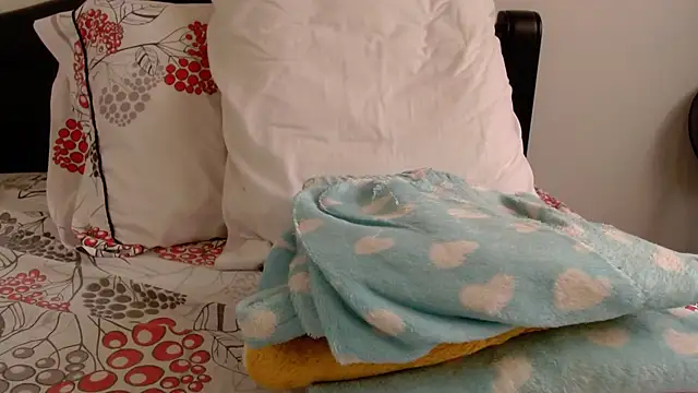 Snapshot of Sarah-w chatting on November 6, 2025, 2:10 pm Sarah-w online show from November 6, 2025, 2:10 pm