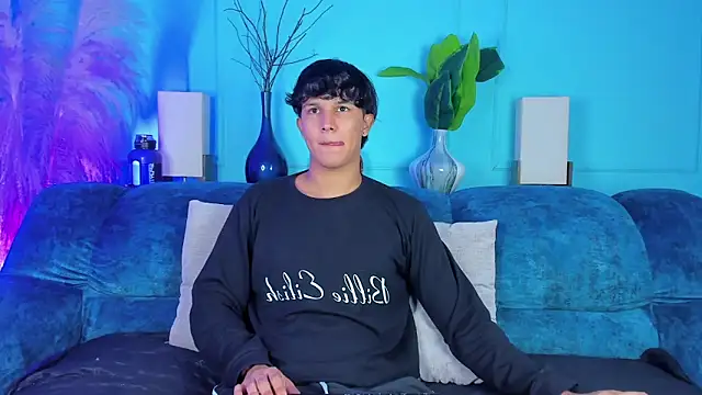 Leo Savage  online show from January 6, 2026, 2:26 am