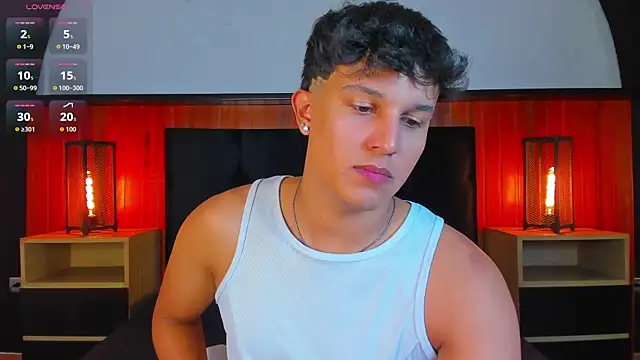 Snapshot of Leo_Savage_ chatting on June 10, 2026, 4:24 am Leo Savage online show from June 10, 2026, 4:24 am