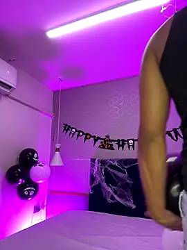 Leo Savage  online show from October 12, 2025, 3:19 am