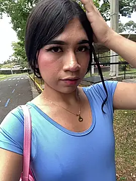 LiaSaenz27 online show from September 12, 2025, 3:56 pm