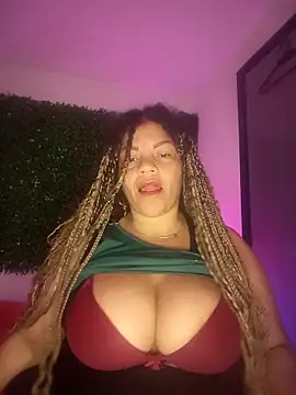 Snapshot of Eva_Luxei chatting on October 15, 2025, 12:02 pm Eva Luxei online show from October 15, 2025, 12:02 pm