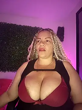 Snapshot of Eva_Luxei chatting on November 10, 2025, 12:21 pm Eva Luxei online show from November 10, 2025, 12:21 pm