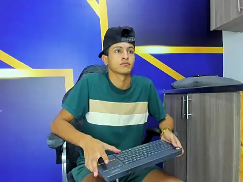 gustavo saaled19  online show from September 17, 2025, 8:00 pm