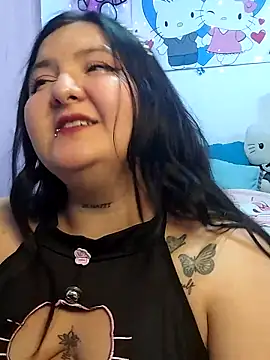 Snapshot of SoffiiCurvy chatting on September 9, 2025, 5:28 am SoffiiCurvy online show from September 9, 2025, 5:28 am