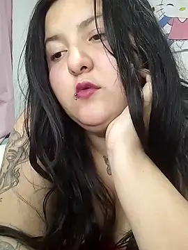 Snapshot of SoffiiCurvy chatting on September 19, 2025, 11:47 am SoffiiCurvy online show from September 19, 2025, 11:47 am