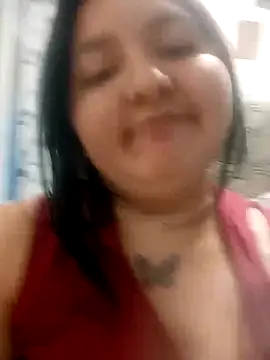 Snapshot of SoffiiCurvy chatting on October 8, 2025, 5:31 am SoffiiCurvy online show from October 8, 2025, 5:31 am