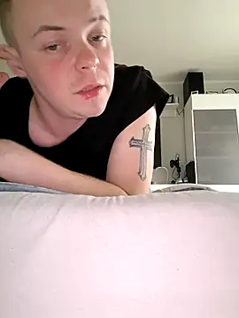 Snapshot of Twojsynek1997 chatting on April 4, 2026, 2:12 pm Twojsynek1997 online show from April 4, 2026, 2:12 pm