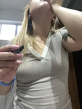 MorganHot0809 online show from April 12, 2026, 11:57 am