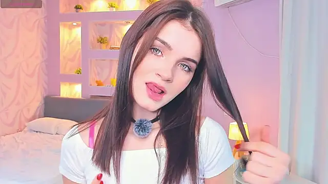 Snapshot of TeriRipka chatting on November 5, 2025, 7:06 pm TeriRipka online show from November 5, 2025, 7:06 pm