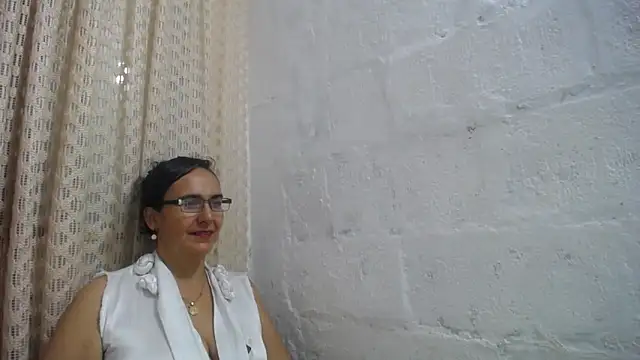 Snapshot of gabbyparker_ chatting on April 28, 2026, 9:35 am gabbyparker online show from April 28, 2026, 9:35 am