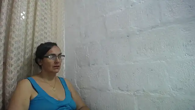 Snapshot of gabbyparker_ chatting on May 3, 2026, 9:47 am gabbyparker online show from May 3, 2026, 9:47 am