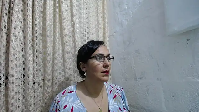 gabbyparker  online show from September 29, 2025, 9:38 am