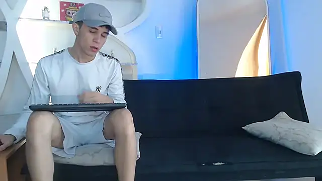 THREE GUYS HOT online show from October 6, 2025, 7:36 pm