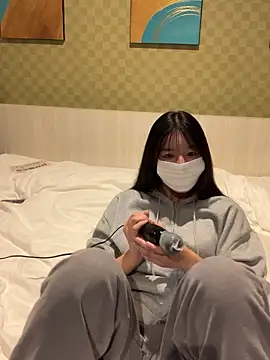 Snapshot of happy_hino chatting on October 7, 2025, 1:45 pm happy hino online show from October 7, 2025, 1:45 pm