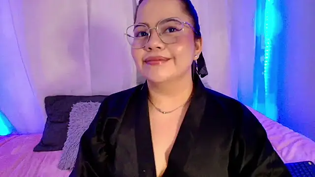 LilyRousee online show from May 3, 2026, 4:17 am