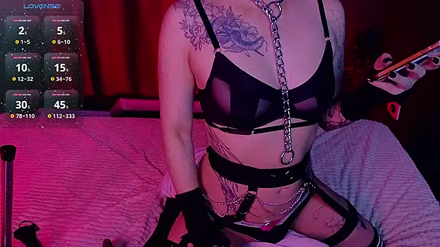 Snapshot of GothXRaven chatting on November 11, 2025, 12:00 pm GothXRaven online show from November 11, 2025, 12:00 pm