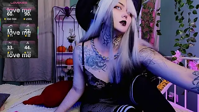 Snapshot of GothXRaven chatting on October 27, 2025, 11:11 am GothXRaven online show from October 27, 2025, 11:11 am