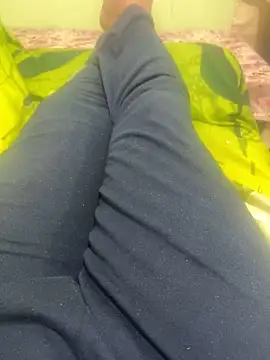 Snapshot of Binuthomas chatting on March 19, 2026, 11:27 pm Binuthomas online show from March 19, 2026, 11:27 pm