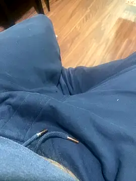 Snapshot of Binuthomas chatting on November 20, 2025, 9:25 pm Binuthomas online show from November 20, 2025, 9:25 pm