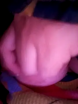 Snapshot of BomBomLuu chatting on December 18, 2025, 1:00 am BomBomLuu online show from December 18, 2025, 1:00 am