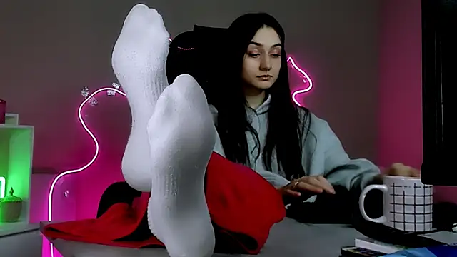 olivianorton online show from March 16, 2026, 4:10 pm