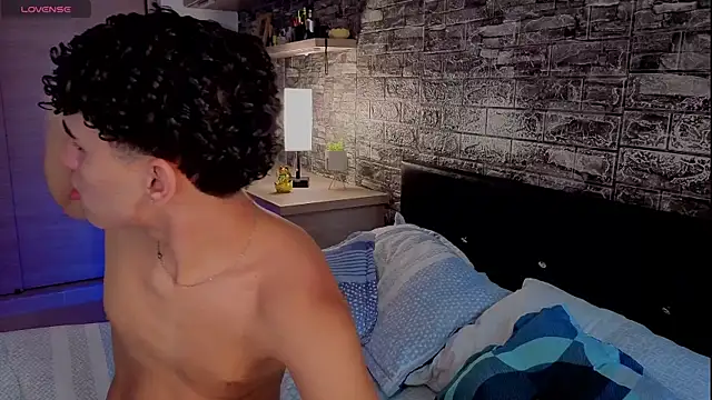 Snapshot of Theimperialboys_ chatting on March 18, 2026, 7:59 pm Theimperialboys online show from March 18, 2026, 7:59 pm