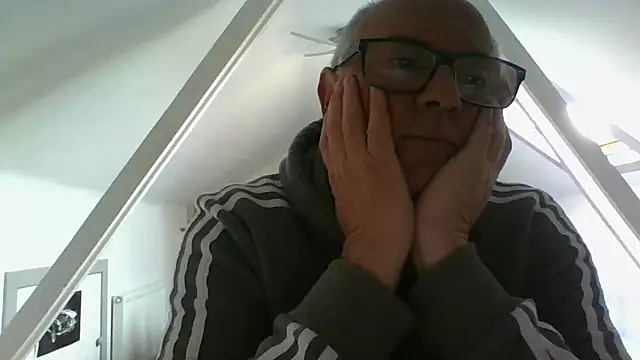 Snapshot of naughtygrandad1 chatting on October 30, 2025, 12:36 pm naughtygrandad1 online show from October 30, 2025, 12:36 pm