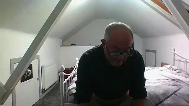 Snapshot of naughtygrandad1 chatting on October 29, 2025, 8:30 pm naughtygrandad1 online show from October 29, 2025, 8:30 pm