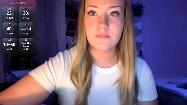 Snapshot of PandaFluff chatting on October 11, 2025, 4:41 pm PandaFluff online show from October 11, 2025, 4:41 pm