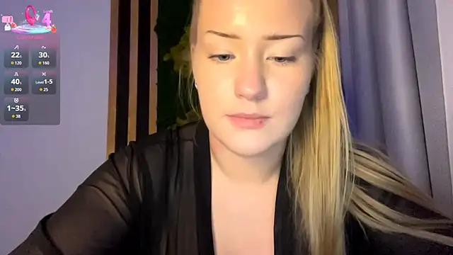 Snapshot of PandaFluff chatting on November 17, 2025, 6:01 pm PandaFluff online show from November 17, 2025, 6:01 pm